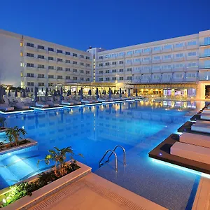 4* فندق نيستور